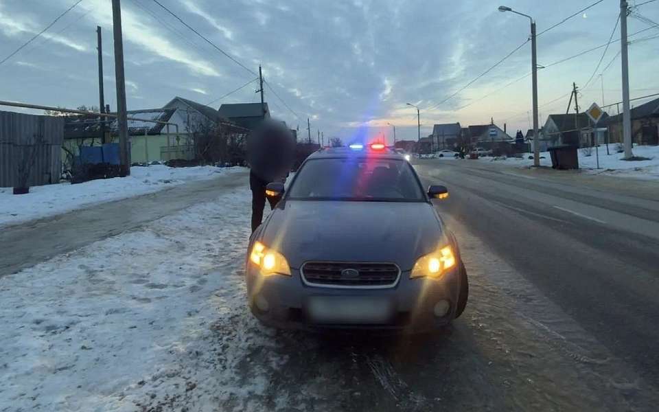 Стоявшую на обочине женщину сбил автомобилист в Воронеже