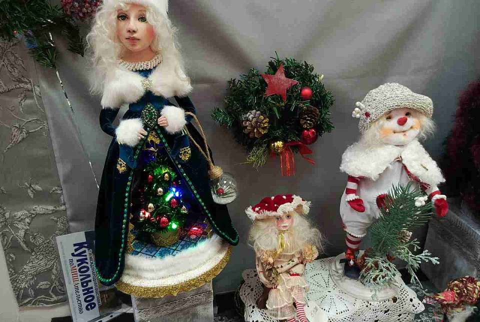 Горячую линию по вопросам новогодних подарков запустили в Воронежской области