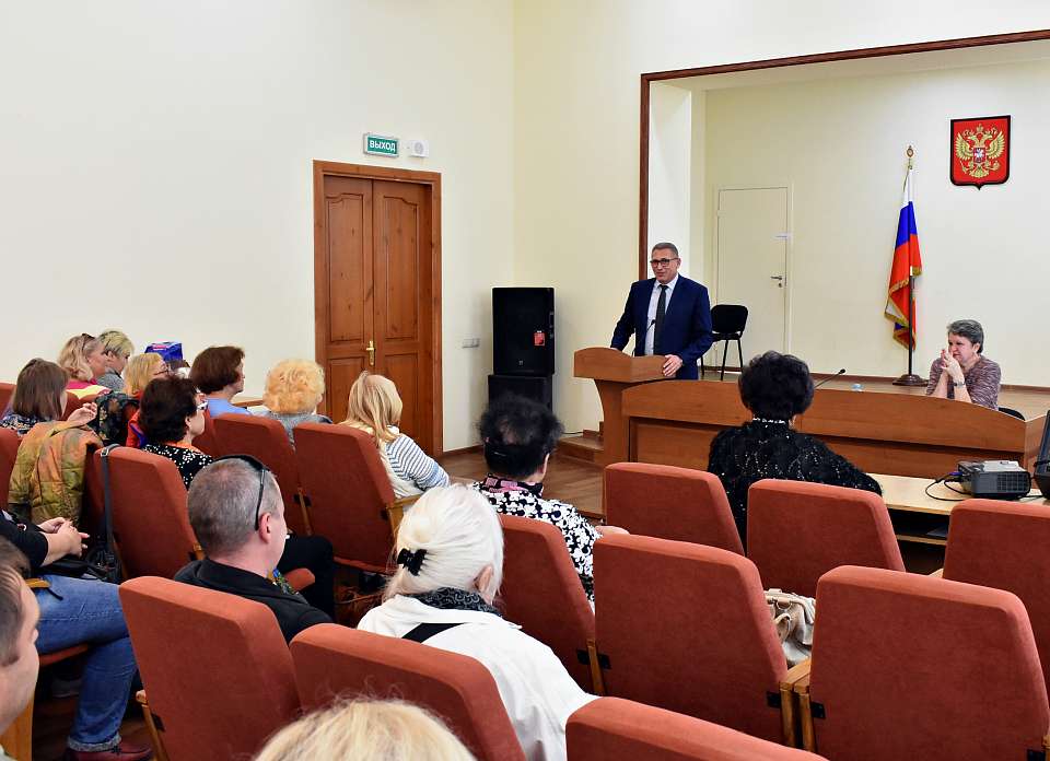 Глава управы Ленинского района Сергей Ситников принял участие в заседании клуба ЖКХ