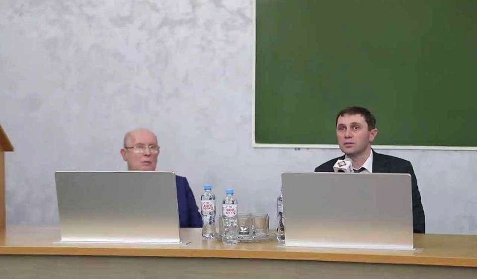 Мэр Воронежа Сергей Петрин поздравил с днем рождения ректора ВГМУ Игоря Есауленко