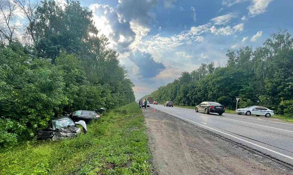 Пять человек пострадали в ДТП под Воронежем