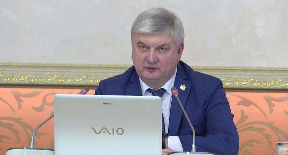 Губернатор Александр Гусев поблагодарил воронежцев за высокую явку на выборы