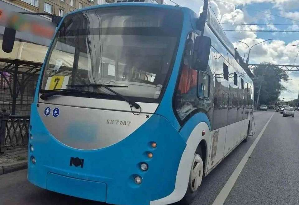 В Воронеже женщину на пешеходном переходе сбил троллейбус