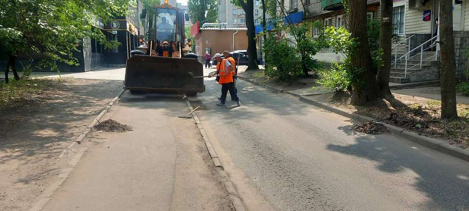 Комбинат благоустройства работает на улично-дорожной сети района в любую погоду