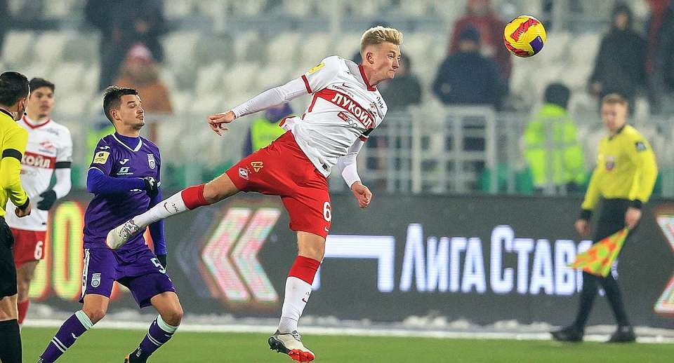 Воронежец Руслан Литвинов вошел в тройку лучших молодых футболистов страны