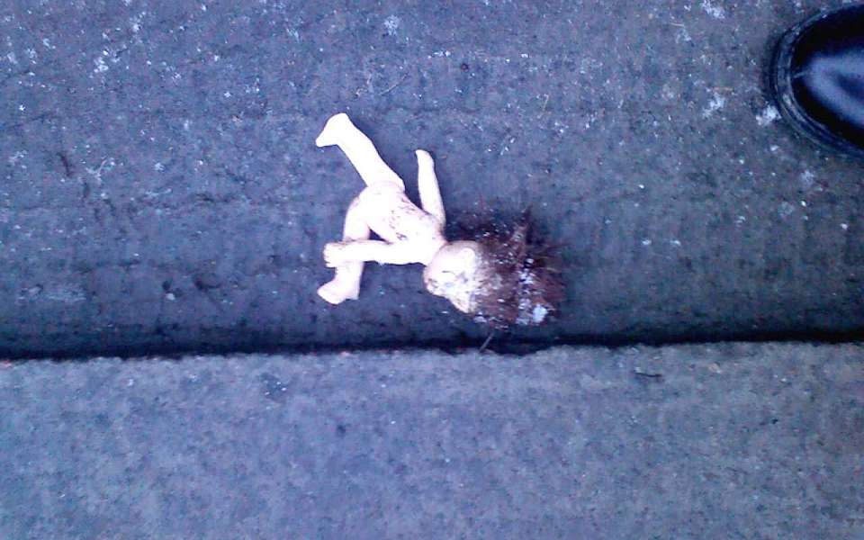 Новорожденного младенца мать выбросила из окна 4-го этажа в Воронеже