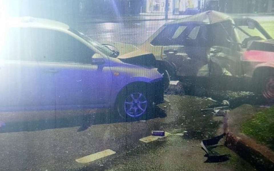 Не имеющий прав 17-летний автомобилист устроил ДТП с 3 пострадавшими в Воронеже