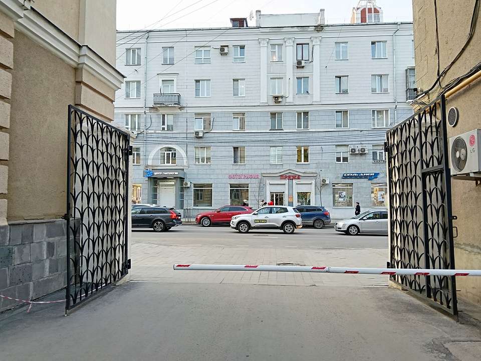 Воронежцев предупредили о трехдневном перекрытии движения в районе сквера имени Ивана Бунина 