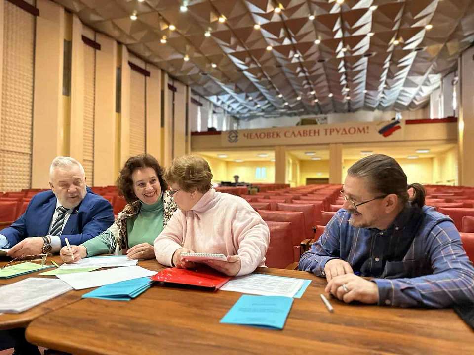 В Коминтерновском районе продолжаются конкурсные просмотры участников городского театрального фестиваля