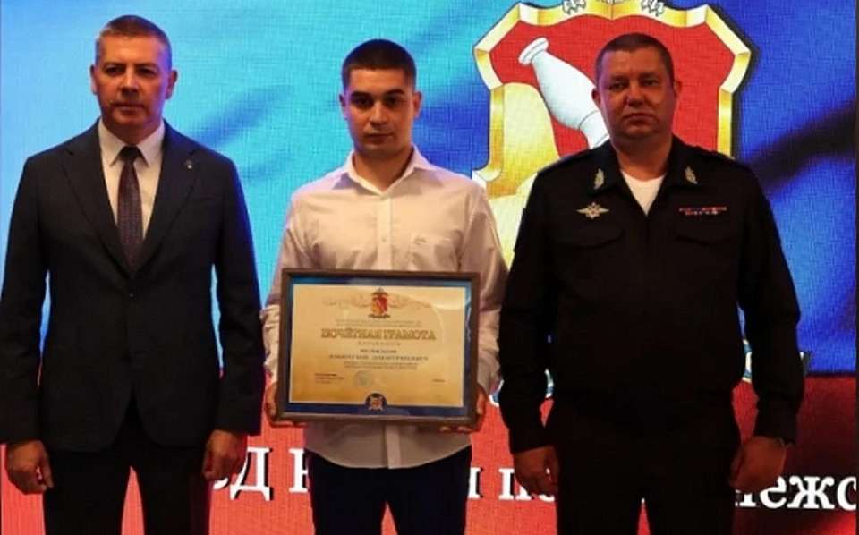 За задержание вора в магазине Воронежа студент получил награду