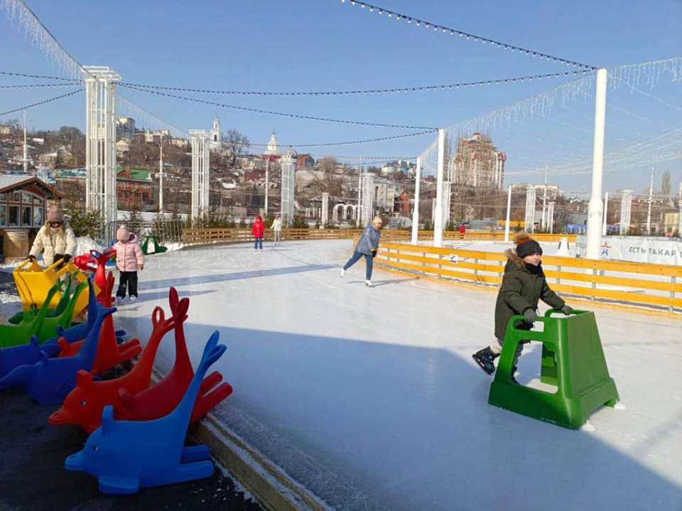Каток на Адмиралтейской площади в Воронеже закроется через неделю
