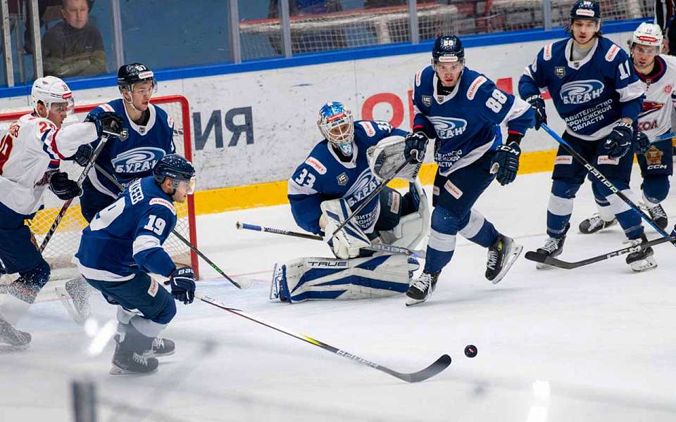 «Буран» в Воронеже проиграл аутсайдеру Всероссийской хоккейной лиги