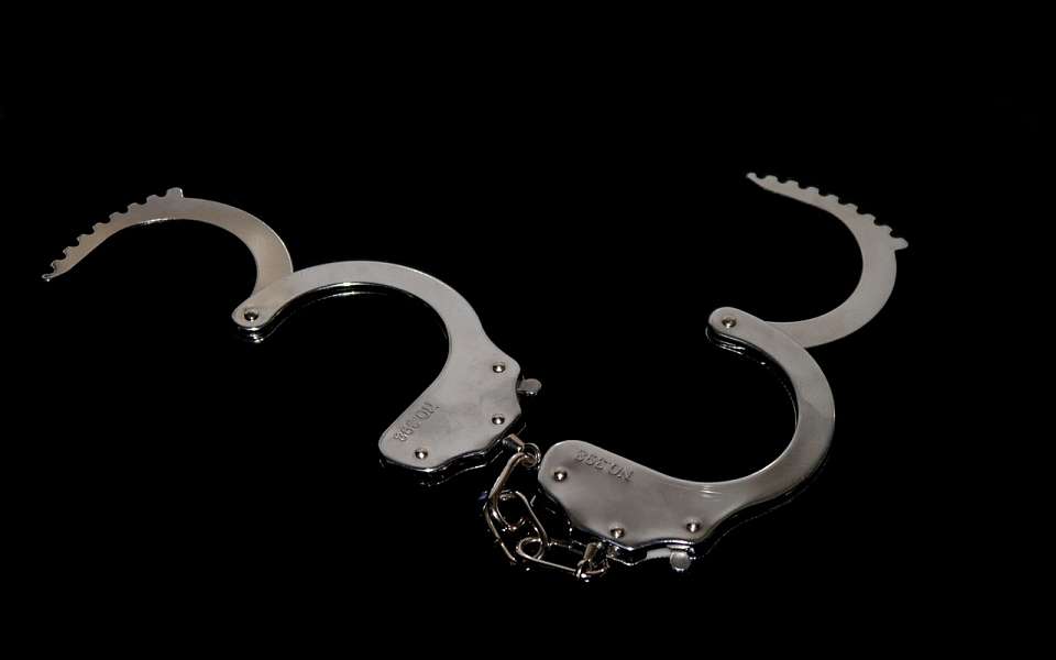 За избиение пришедшей за помощью женщины полицейский получил реальный срок в Воронеже