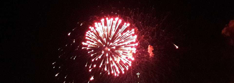 Москвича оштрафовали за запуск салюта в Воронежской области