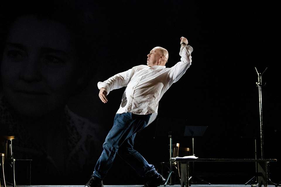 Актер Театра Ермоловой Виктор Сухоруков привезет в Воронеж спектакль «Счастливые дни»