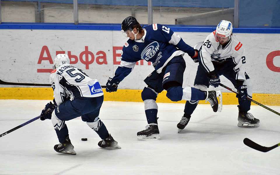 Питерское «Динамо» и воронежский «Буран» сойдутся в решающей битве за путевку в четвертьфинал