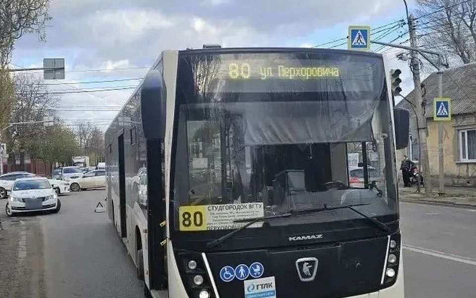 Подростка сбил на пешеходном переходе маршрутный автобус в Воронеже