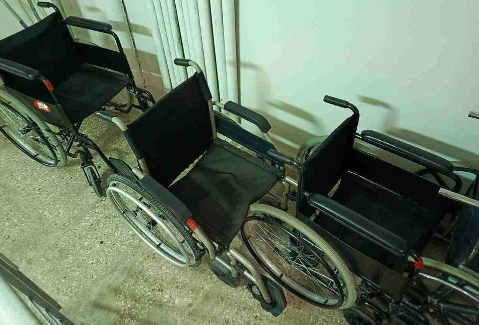 Новоусманская райбольница получила в подарок 5 новых кресел-колясок