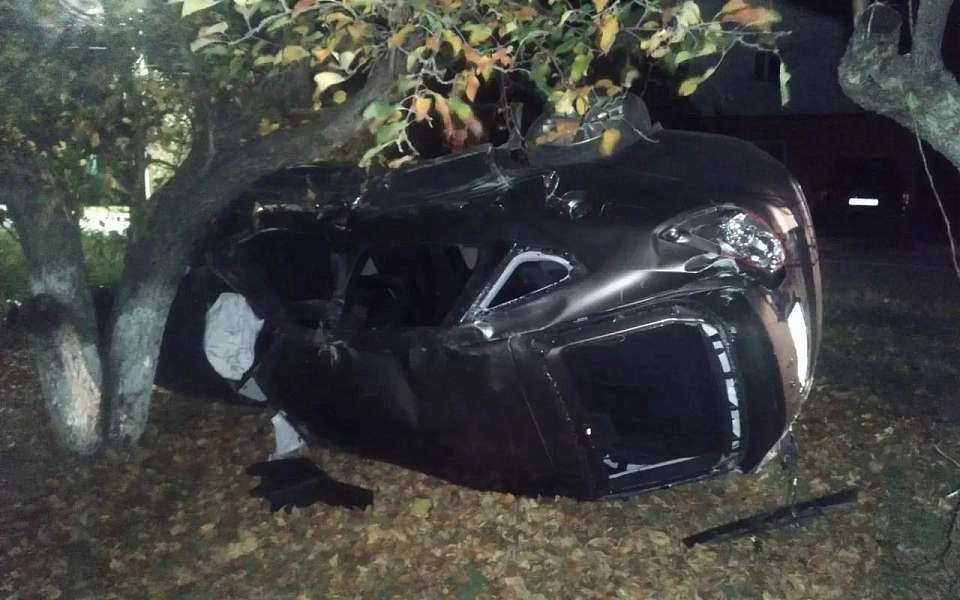 Три человека пострадали в тяжелой аварии в Воронежской области