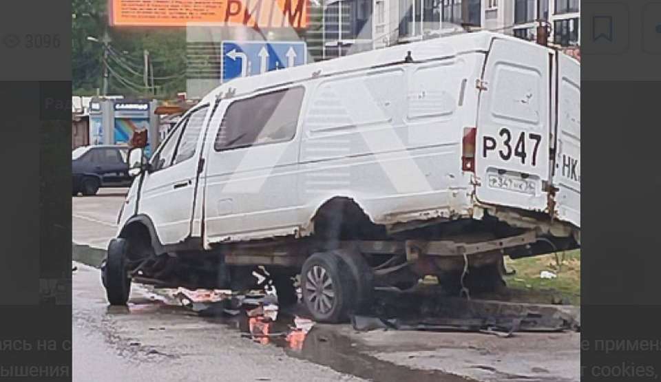 О жёстком столкновении автомобилей Volkswagen и «Газель» сообщили воронежцы