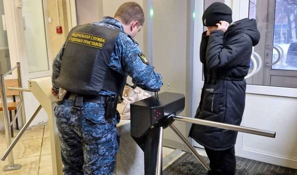 Оружие в суды Воронежской области в 2023 году пытались пронести 370 раз