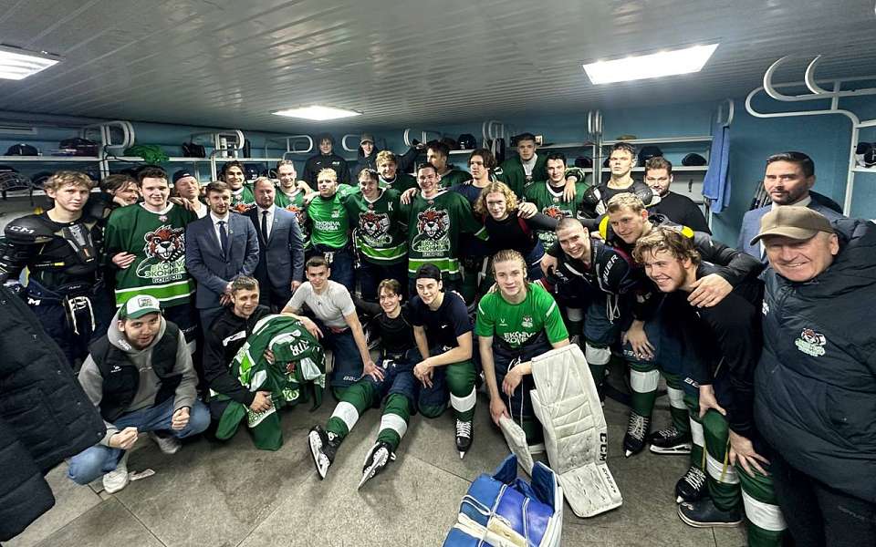 ХК «ЭкоНива-Бобров» снова уверенно переиграл нововоронежский «Протон»