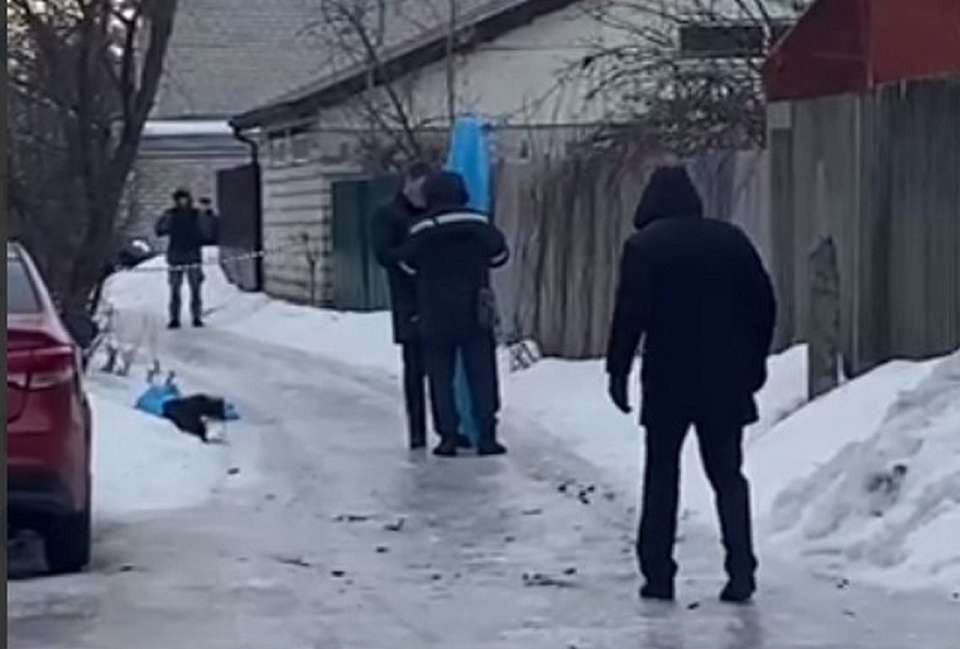 Появились фото и видео с места падения обломков украинского БПЛА на дом в Воронеже