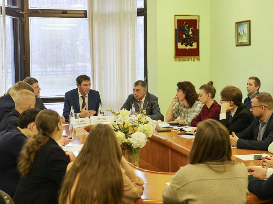 Мэр Воронежа Сергей Петрин встретился со студентами РАНХиГС