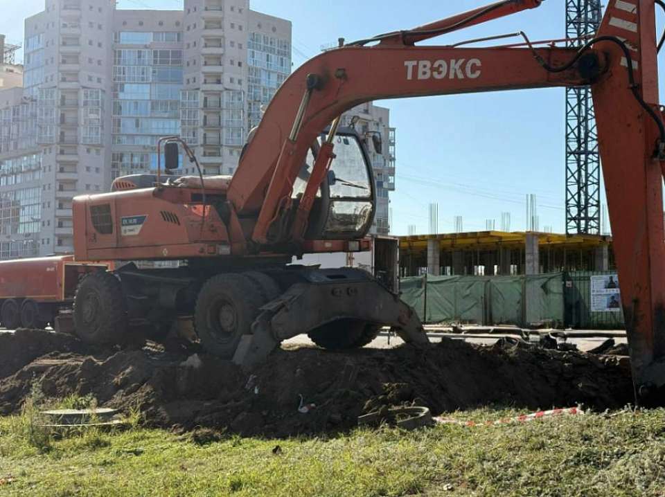Новый котлован начали рыть на месте ремонта аварийного коллектора в Воронеже