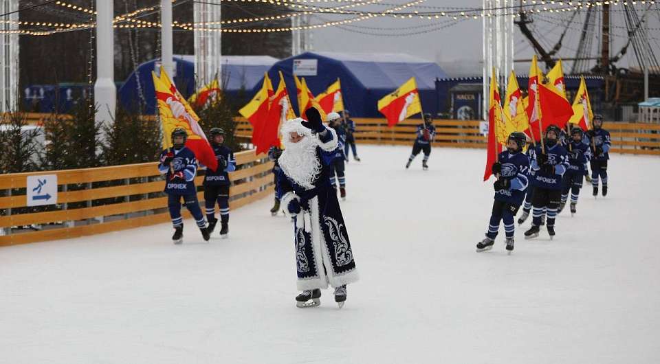 На Адмиралтейской площади торжественно открыли главный каток Воронежа