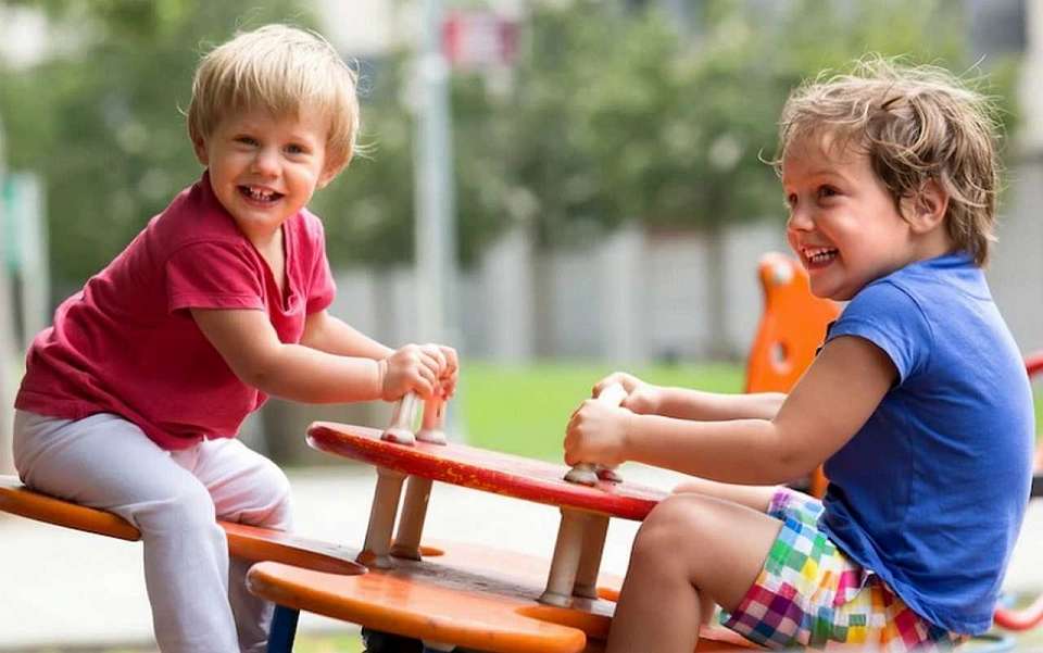 Что будет в Воронеже 10 апреля. Иларион — выверни оглобли. День братьев и сестер. Знамя Победы в школах. Запрет парковки у собора