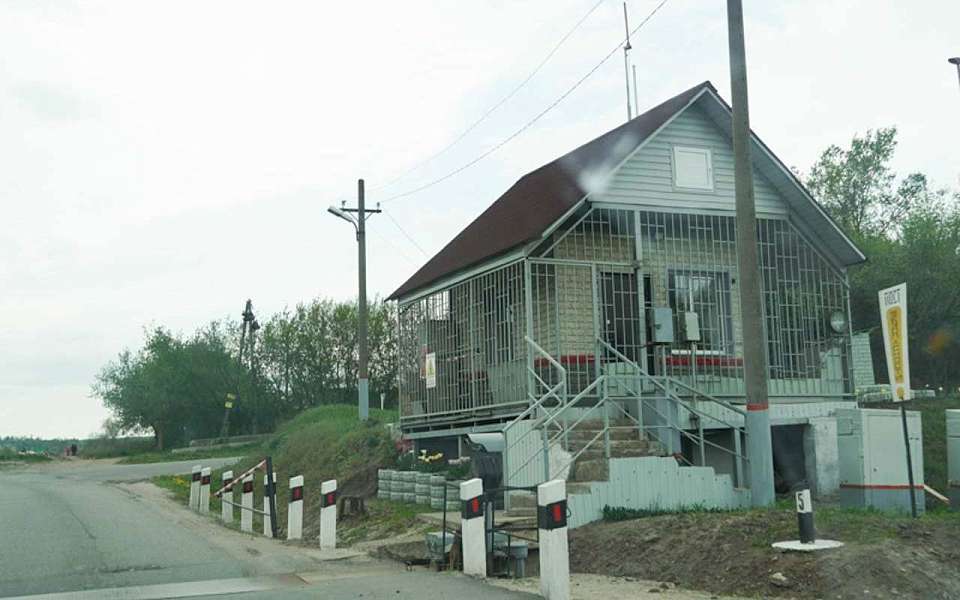 На 6 часов перекроют железнодорожный переезд в Воронежской области