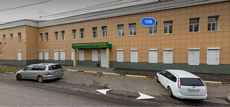 Закрыли парковку у Пивзавода на улице 9 Января в Воронеже