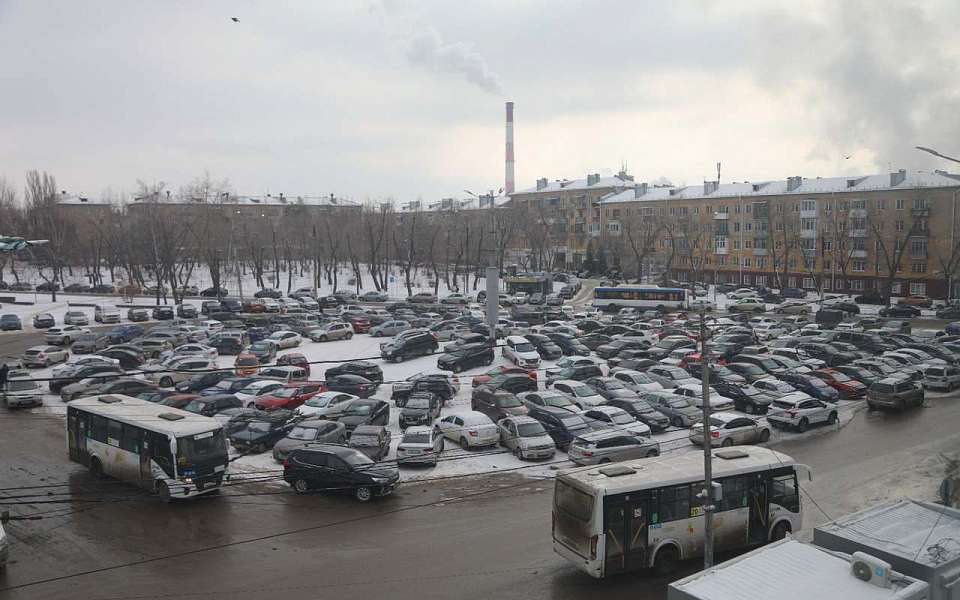 За 23 млн рублей оборудуют парковку на площади у проходной Воронежского авиазавода