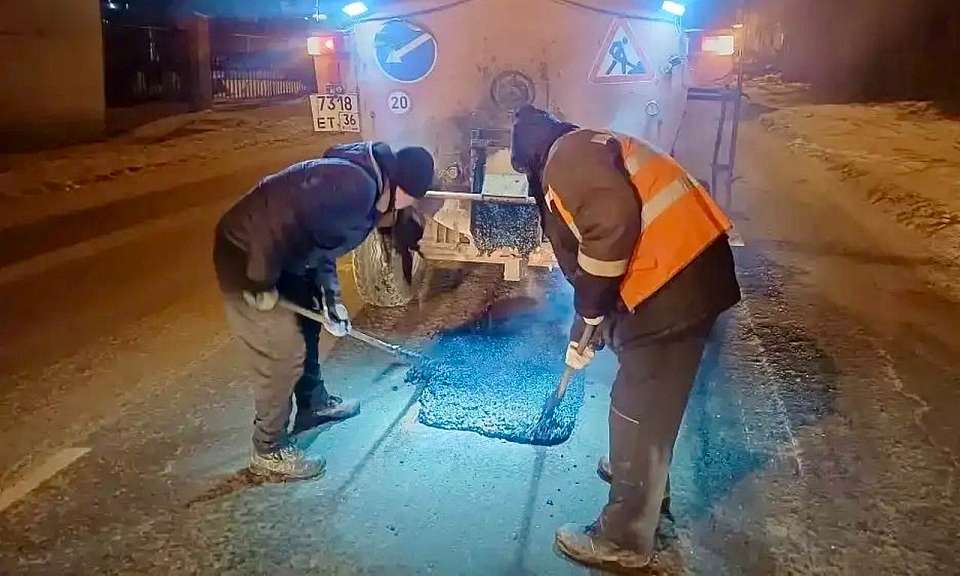В Центральном районе продолжается ремонт дорожного покрытия литой асфальтобетонной смесью