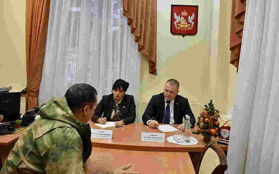 В Ленинском районе депутаты от партии "Единая Россия " провели приём граждан