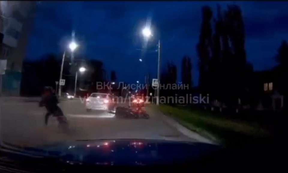 Авария с тремя мотоциклами и легковушкой произошла в воронежском райцентре