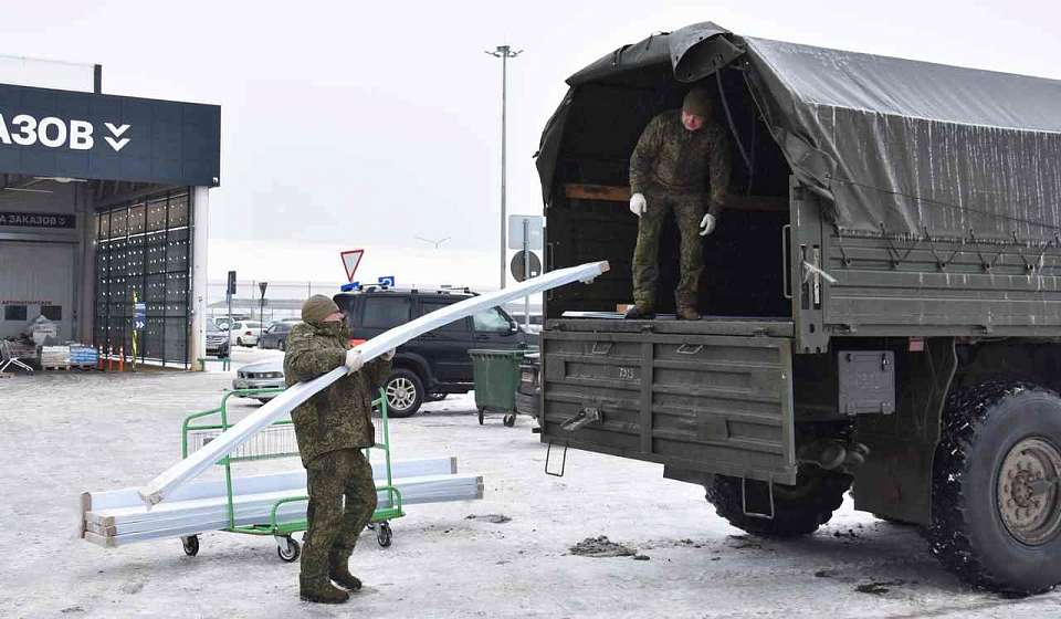 Бойцы дивизии группировки «Север» получили из Воронежа очередную партию стройматериалов