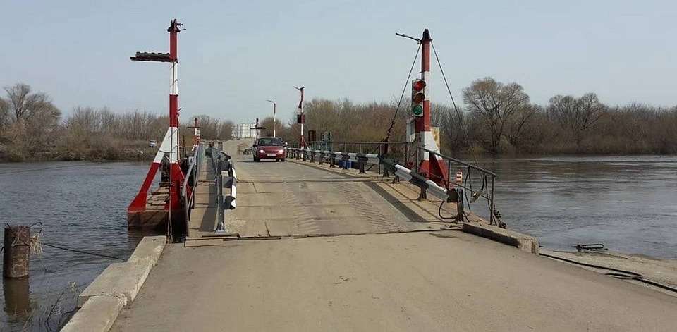 Водителей предупреждают об ограничениях движения фур по понтонным мостам в Воронежской области
