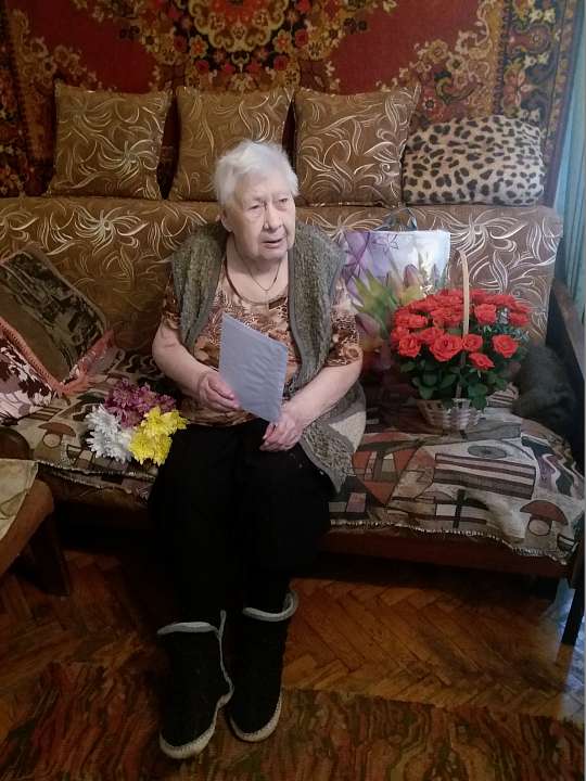     В Коминтерновском районе с юбилеем поздравили долгожительницу
