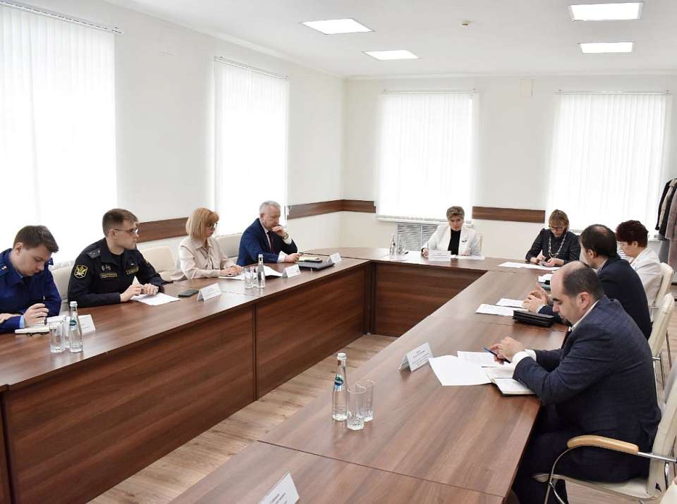 В Ленинском районе прием граждан провела министр экологии Наталья Ветер