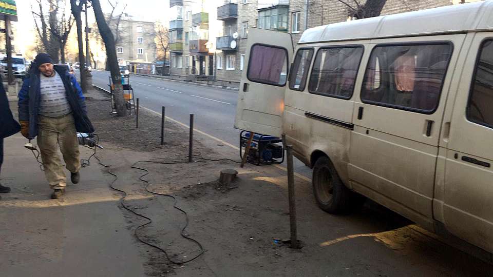 В районах Воронежа борются с несанкционированной парковкой