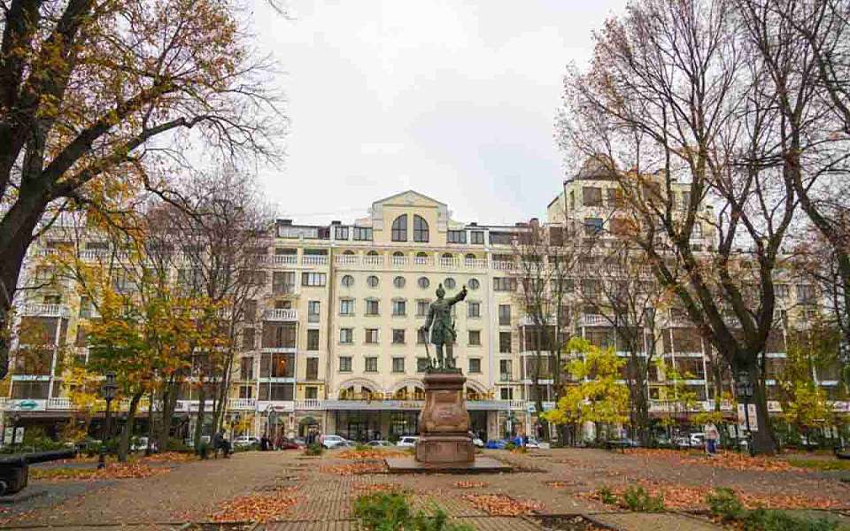 Помещение книжного клуба «Петровский» продают в Воронеже за 140 млн рублей