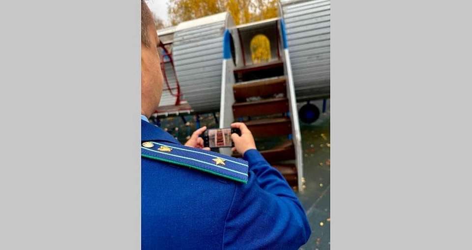 Воронежская прокуратура выявила нарушения эксплуатации детских площадок