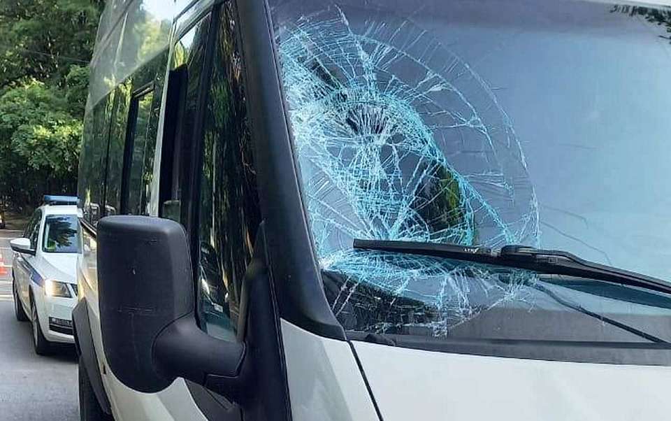 Микроавтобус сбил подростка на улице Ломоносова в Воронеже