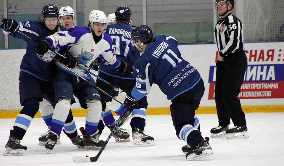Хоккеисты «Протона» дважды обыграли в Нововоронеже белгородцев