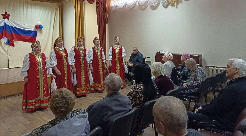 В Ленинском районе звучит «серебряный вальс»