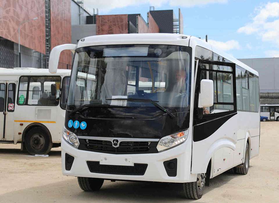 Водитель воронежского автобуса №64 нахамил пассажиру