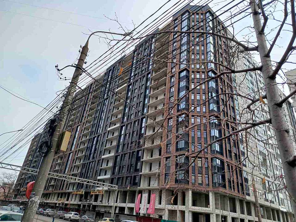 В Воронеже отмечено снижение на вторичном рынке и рост на первичном цен на квартиры