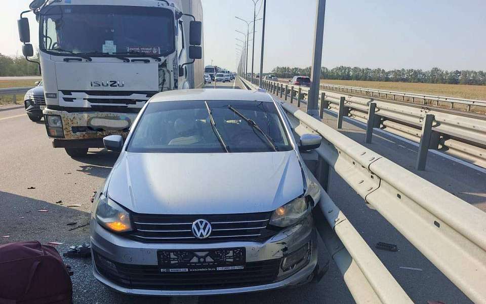 Жители Владимирской области пострадали в ДТП с дальнобойщиком в Воронежской области
